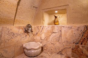 Lagoon Cave Suites