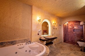 Lagoon Cave Suites