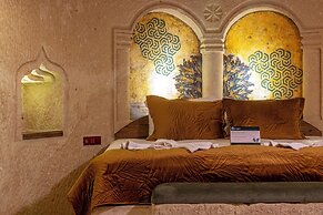 Lagoon Cave Suites