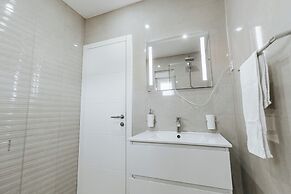 Aurelia Pool Apartments