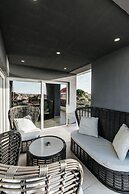 Aurelia Pool Apartments