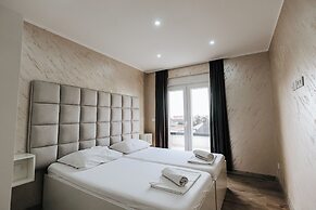 Aurelia Pool Apartments