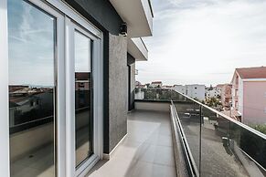 Aurelia Pool Apartments
