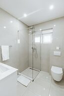 Aurelia Pool Apartments