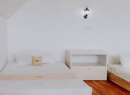 White Cabin By Travelink