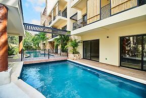 Premium Condo With Terrace Pool View