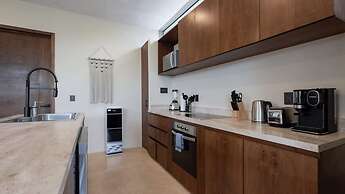 Luxury Penthouse w Private Pool Stunning Views