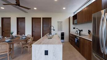 Luxury Penthouse w Private Pool Stunning Views