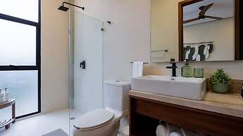Luxury Penthouse w Private Pool Stunning Views