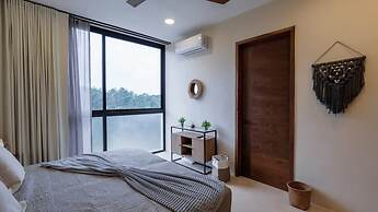 Luxury Penthouse w Private Pool Stunning Views