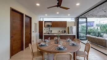 Luxury Penthouse w Private Pool Stunning Views
