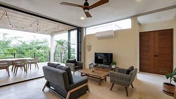 Luxury Penthouse w Private Pool Stunning Views