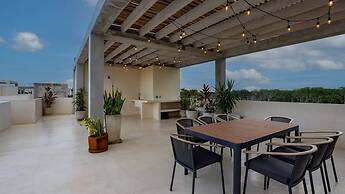 Luxury Penthouse w Private Pool Stunning Views