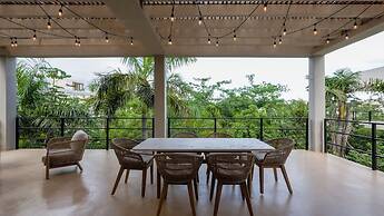 Luxury Penthouse w Private Pool Stunning Views