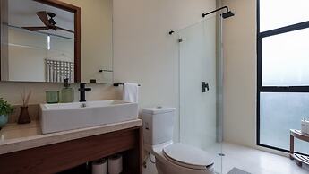 Luxury Penthouse w Private Pool Stunning Views