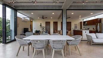 Luxury Penthouse w Private Pool Stunning Views