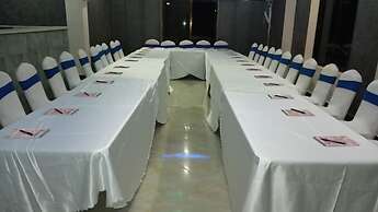 Hotel Discretion LTD