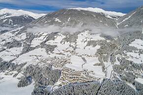 Chalet With ski Access, Neukirchen