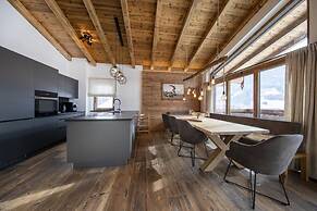 Chalet With ski Access, Neukirchen