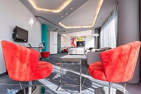 Nobel Zira Hotel
