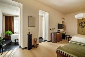 Palazzo Serpe Suites near Colosseum