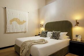 Palazzo Serpe Suites near Colosseum