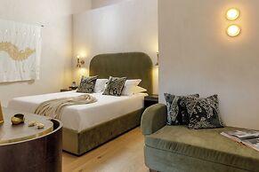 Palazzo Serpe Suites near Colosseum