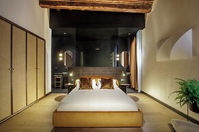 Palazzo Serpe Suites near Colosseum