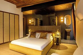Palazzo Serpe Suites near Colosseum