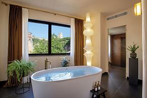 Palazzo Serpe Suites near Colosseum