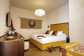 Palazzo Serpe Suites near Colosseum