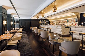 MYTHIC SANA Downtown Suites - New Opening