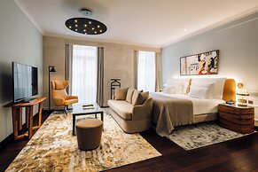 MYTHIC SANA Downtown Suites - New Opening