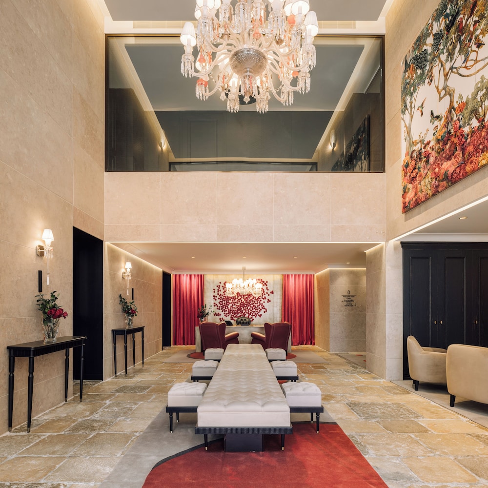 MYTHIC SANA Downtown Suites - New Opening
