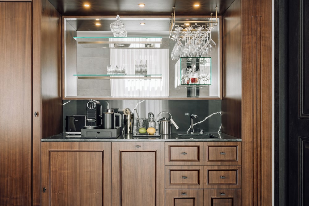 MYTHIC SANA Downtown Suites - New Opening