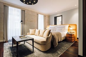 MYTHIC SANA Downtown Suites - New Opening