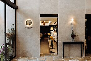 MYTHIC SANA Downtown Suites - New Opening