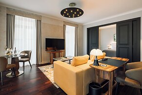 MYTHIC SANA Downtown Suites - New Opening