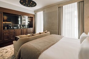 MYTHIC SANA Downtown Suites - New Opening