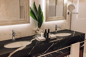 MYTHIC SANA Downtown Suites - New Opening