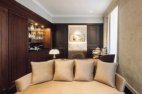MYTHIC SANA Downtown Suites - New Opening