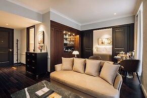 MYTHIC SANA Downtown Suites - New Opening