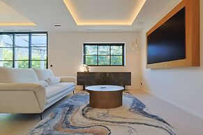 007 Villa Deva in Cannes
