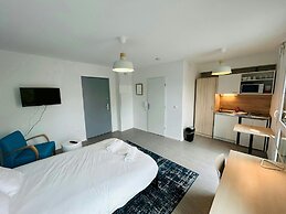 We Live In R - Suite 201
