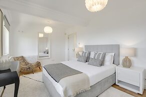 Coastline Arrabida Villa by Cadenzalux