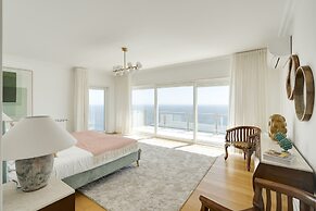Coastline Arrabida Villa by Cadenzalux