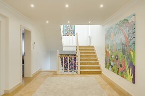 Coastline Arrabida Villa by Cadenzalux