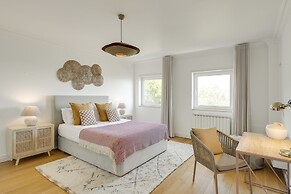 Coastline Arrabida Villa by Cadenzalux