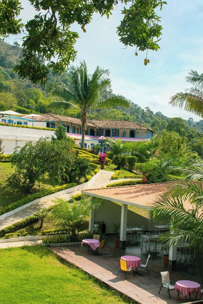 HOTEL JARDIN DEL RIO