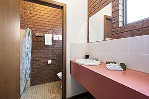 Harrietville Snowline Hotel